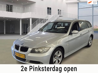 BMW 3-serie Touring 318i|APK 23-01-2027|NAVI|PSENSOR|TREKHAAK|2XSLEUTELS|CRUISE|AIRCO