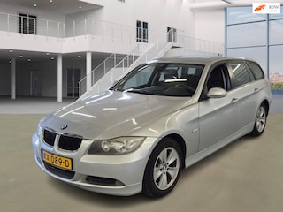 BMW 3-serie Touring 318i|APK 23-01-2027|NAVI|PSENSOR|TREKHAAK|2XSLEUTELS|CRUISE|AIRCO
