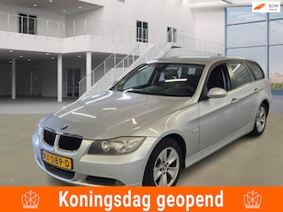 BMW 3-serie Touring 318i|APK 23-01-2027|NAVI|PSENSOR|TREKHAAK|2XSLEUTELS|CRUISE|AIRCO
