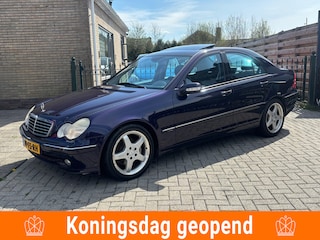 Mercedes-Benz C-klasse 240 Elegance V6 | Dakje | AC | Cruise | APK | elektrische stoel | AMG velgen | NAP |
