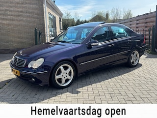 Mercedes-Benz C-klasse 240 Elegance V6 | Dakje | AC | Cruise | APK | elektrische stoel | AMG velgen | NAP |