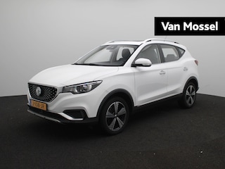 MG ZS EV Luxury 45 kWh | Panoramadak | Leder | Trekhaak | Camera | CarPlay | Stoelverwarming |