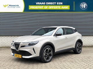 Alfa Romeo Junior 54 kWh 156pk Elettrica | Adaptieve Cruise Control | Parkeersensoren achter | Apple Carplay/Android Auto |