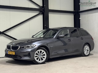BMW 3-serie Touring 320e xDrive Business | panorama | navi | led | trekhaak |