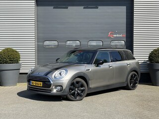 Mini Clubman 1.5 Cooper Chili Serious Business | Panoramadak | Harmon Kardon | Camera | Trekhaak | Stoelverwarming |