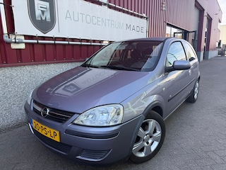 Opel Corsa 1.2-16V Full Rhythm // 79 DKM NAP // Airco //
