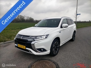 Mitsubishi Outlander 2.4 PHEV half leder camera trekhaak