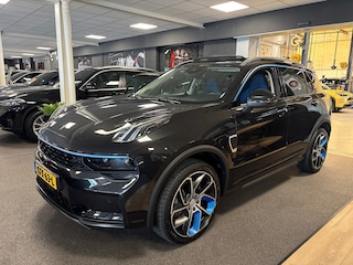 Lynk & Co 01 1.5 / pano / 360 camera / 1800kg trekgewicht/ Infinity / navi / stoelverwarming/trekhaak