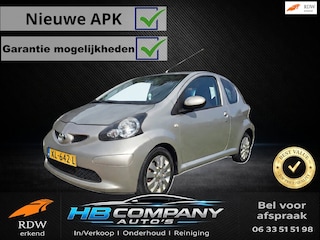 Toyota Aygo 1.0-12V Calvin Klein | Nieuwstaat | Carplay | Nieuwe APK (25-05-2027) | Leder bekleding