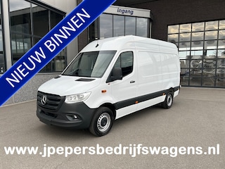Mercedes-Benz Sprinter 317 CDI L2 H2 Pro Facelift / MBUX / Navigatie / Camera / Geveerde stoel / Cruise control / Airco / 270 Graden achterdeuren