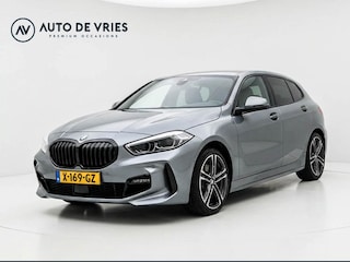 BMW 118i Automaat M Sport | Sportstoelen | Carplay | 18" LMV | Trekhaak