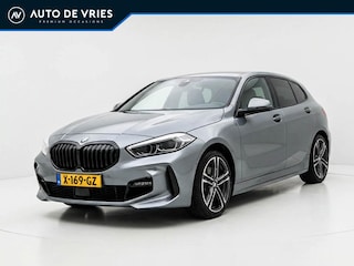 BMW 118i Automaat M Sport | Sportstoelen | Carplay | 18" LMV | Trekhaak