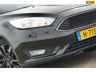 Ford Focus Wagon 1.0 Titanium Edition | Panther Black | NAV/Cruise/PDC/Stoelverwarming/Nw.D.riem - Keurig!