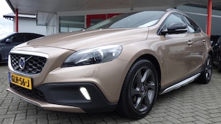 Volvo V40 CROSS COUNTRY1.6 T4 automaat 180PK NW DISTRIBUTIE