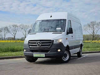 Mercedes-Benz Sprinter 317 L2H2 RWD Mbux10