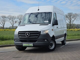 Mercedes-Benz Sprinter 317 L2H2 RWD Mbux10
