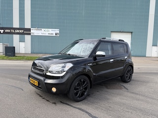 Kia Soul 1.6-16V X-ecutive 127 PK. Stoere en onverwoestbare auto met slechts 119.000 KM !!!
