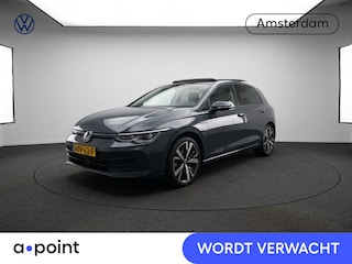 Volkswagen Golf 1.5 eHybrid Life Edition 204 pk Automaat (DSG) | Verlengde garantie | Panoramadak | Parkeersensoren (Park assist) | Achteruitrijcamera |