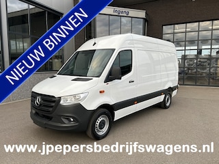 Mercedes-Benz Sprinter 317 CDI L2 H2 Automaat / 360 Camera / MBUX / Navigatie / Cruise control / Airco / 270 Graden achterdeuren