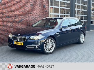 BMW 5-serie Touring 520i Executive ParkeerSensoren/LED/Clima/Airco/Cruise/Trekhaak/Bluetooth