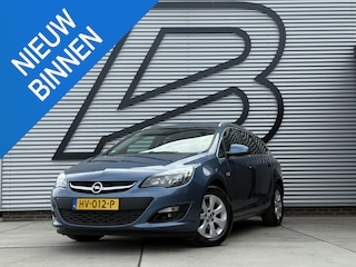 Opel Astra Sports Tourer 1.4 Turbo Blitz 1e Eigenaar|Navi|Airco|Cruise|Trekhaak|PDC|Dealer Onderhouden|N.A.P|APK tot 10-2026