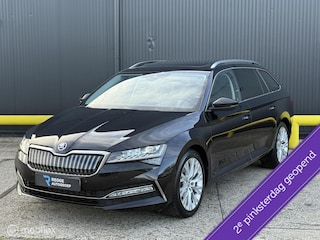 Skoda Superb Combi 1.4 TSI iV Style PANORAMADAK | TREKHAAK