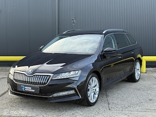 Skoda Superb Combi 1.4 TSI iV Style PANORAMADAK | TREKHAAK