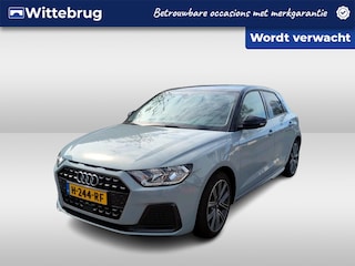Audi A1 Sportback 30 TFSI 115pk epic / Sportstoelen / Parkeer sensoren achter / Zwart dak / Airco / Carplay / 17'' LMV