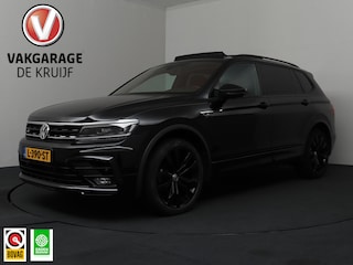 Volkswagen Tiguan 1.5 TSI Highline Business R 7p. | Panoramadak! | Trekhaak! | Camera! | ACC!