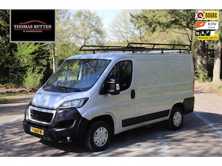 Peugeot Boxer 330 2.0 BlueHDI L1H1 Premium Pack 2018 | Airco | Navigatie | Trekhaak | Cruise Control | Achteruitrij Camera | Clima | Boekjes | Nationale Autopas