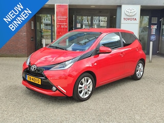 Toyota Aygo 1.0 VVT-i X-JOY BI-TONE NAVI CLIMA CAMERA BLUETOOTH 15'' LM-VELGEN PRIVACY GLASS EL-RAMEN/SPIEGELS NL-AUTO