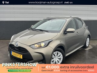 Toyota Yaris 1.5 Hybrid Active NL-auto! Apple CarPlay/Android Auto Navigatie, Achteruitrijcamera, Adaptieve cruise control, Climate control, Nieuw geleverd en dealeronderhouden