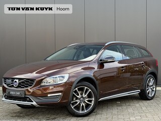 Volvo V60 2.0 D4 Summum Intellisafe Leder Schuifdak Trekhaak afneembaar Adaptive Blis