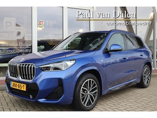 BMW X1 (u11) 18i SDRIVE AUTOMAAT M-SPORT SHADOW LINE Navi | Cruise | Camera | Sfeerverl. | Keyless | Led | 18 Inch LM |