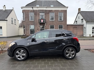Opel Mokka 1.4 T Cosmo LEER NAVI CAMERA SCHUIFDAK EERSTE EIGENAAR DEALER ONDERHOUDEN