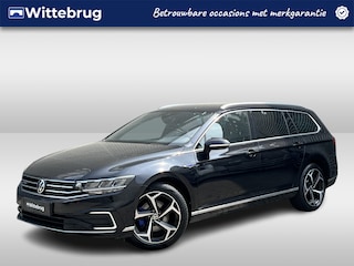 Volkswagen Passat Variant 1.4 TSI PHEV 218PK GTE Business / Digitale Cockpit / Trekhaak / Stuur + Stoelverwarming + Massagestoel / Achteruitrijcamera / LED