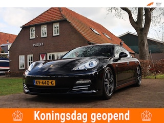 Porsche Panamera 3.6 4 PDK. | Sportuitlaat Pakket | Lederen Dash. | Schuif-kanteldak | Youngtimer | 125DKM | Turbo-Wielen | NAP |