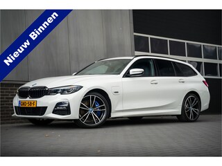 BMW 3-serie Touring 330e 293 pk High Executive M-Sportpakket / Pano-Dak/ Laser/ Adap.Cruise/ Keyless/ Camera/ Sport-Stoelen/ Stoel.Verw/ Stuur-Verw/ 19'' LMV