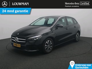 Mercedes-Benz B-klasse 180 Business Solution Trekhaak | Ledkoplampen | Stoelverwarming | Licht- en zicht pakket | Parkeerpakket met achteruitrijcamera. Inclusief 24 maanden Mercedes-Benz Certified garantie voor Europa.
