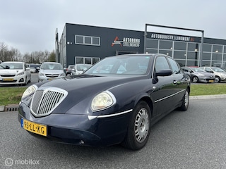 Lancia Thesis 2.4-20V Executive [ Handel / Export / Hobby ]