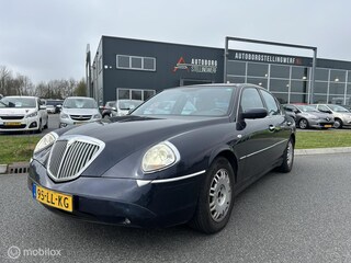 Lancia Thesis 2.4-20V Executive [ Handel / Export / Hobby ]
