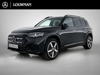 Mercedes-Benz GLB 250+ Business Solution AMG 7p. 85.5 kWh | Premium pakket | Winterpakket | Nightpakket | Parkeerpakket | Trekhaak | Vast panoramadak | Sfeerverlichting | GUARD 360° | 19” vijfspaaks AMG-velgen |