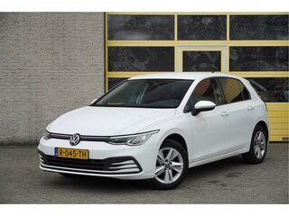 Volkswagen Golf 1.5 TSI 131PK 5drs Life Business BJ2022 Lmv 16" | Led | Pdc | App-Connect | Navi | Virtual cockpit | Dashboard verlichting | Climate control | Cruise control | Sportstoelen | Verwarmd stuur | Verwarmde voorstoelen | Extra getint glas