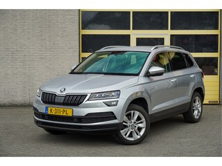 Skoda Karoq 1.5 TSI ACT 150PK! Automaat Business Edition Plus BJ2021 Lmv 17" | Led V+A | Pdc | Keyless entry | Trekhaak | Achteruitrijcamera | App-Connect | Navi | Dashboard verlichting | Climate control | Cruise control | Verwarmde voorstoelen