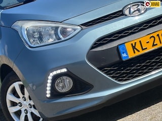 Hyundai i10 1.0i i-Premium | Meta Blue | Bluetooth/Cruise/LED/Nav - Keurig!