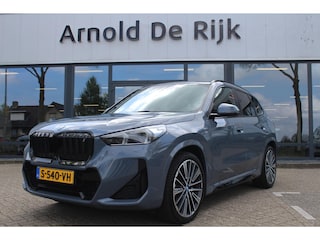 BMW iX1 xDrive30 67 kWh // M Sportpakket