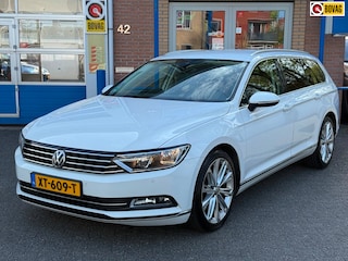 Volkswagen Passat Variant 1.4 TSI ACT Highline Business R | Trekhaak | Parkeersensoren V+A + Camera | adaptive cruise-control