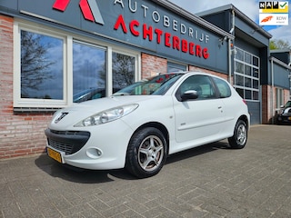 Peugeot 206 1.4 Millesim 200 Trekhaak! Cruise Control! Leuke Auto! Nieuwe Apk!