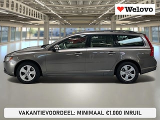 Volvo V70 2.5FT Momentum Incl. BTW, leder, trekhaak, electr. klep, verw. stoelen..