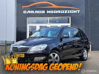 Skoda Fabia Combi 1.2 TSI Greentech Tour / Sportvelgen 15 inch / Airco / Dak Rails / Maandag tot Vrijdag van 9.00 tot 18.00 uur en Zaterdag tot 17.00 uur. Tel: 0553124386
